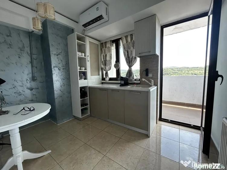 Apartament cu 3 camere decomandat în Ostroveni