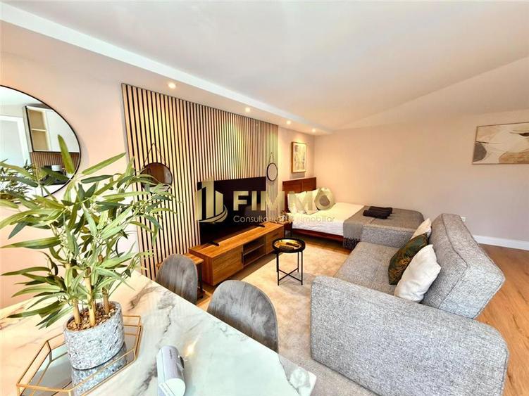 Apartament cu 2 camere semidecomandat în Central
