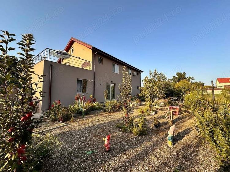 Casă cu 6 camere cu Teren 1412 Mp în Palazu Mare