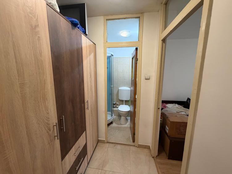 Apartament cu 3 camere semidecomandat în Ștefan cel Mare