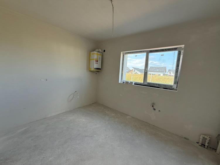 Duplex cu 4 camere cu Canalizare în Șura Mică