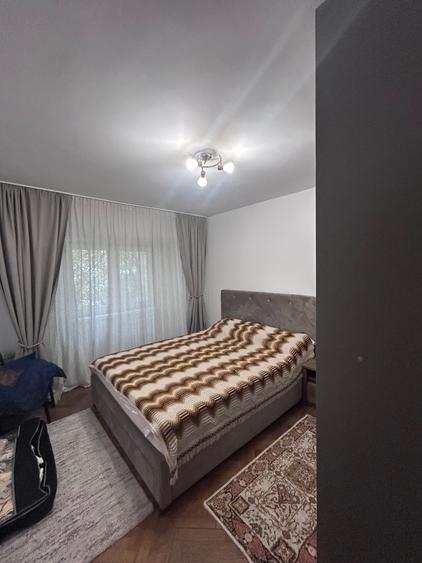 Apartament cu 4 camere decomandat în Dacia