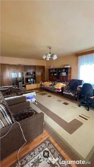 Casă cu 9 camere cu Teren 256 Mp în Geoagiu-Băi