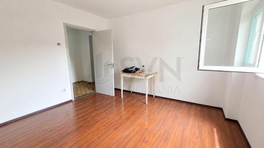 Apartament cu 3 camere decomandat în Lacul Tei