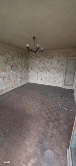 Apartament cu 2 camere decomandat în Drumul Găzarului
