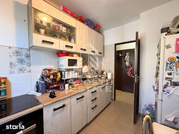 Apartament cu 2 camere semidecomandat, mobilat în Nord
