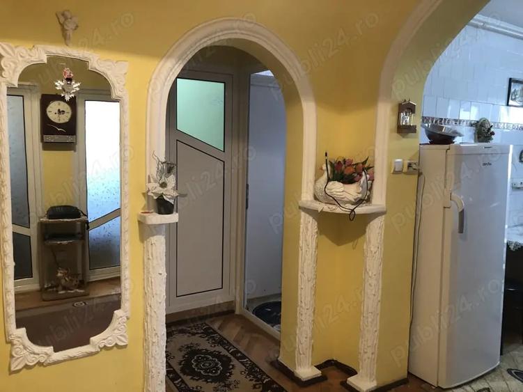 Apartament cu 4 camere decomandat în Sebastian