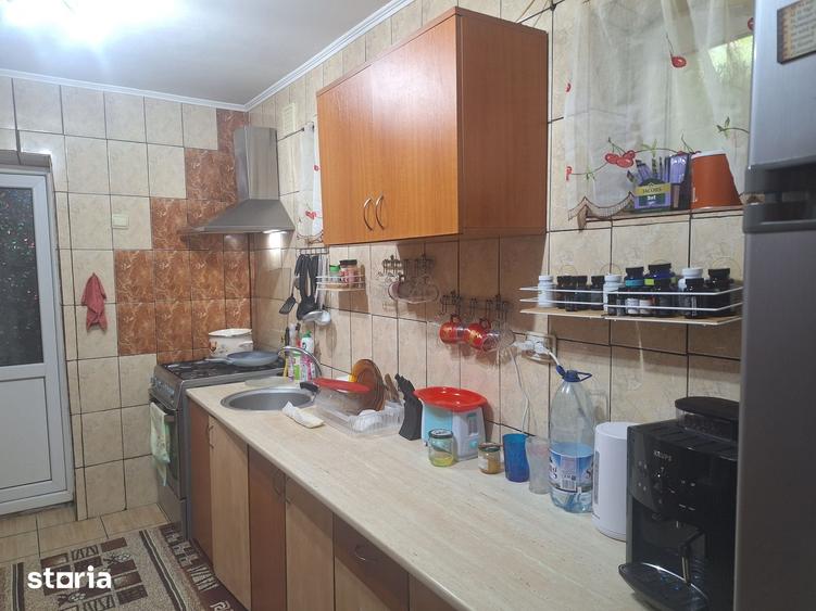 Casă cu 5 camere cu Teren 211 Mp în Brătianu