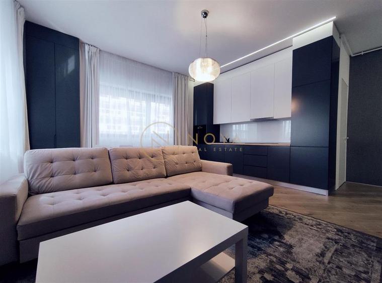 Apartament cu 3 camere semidecomandat, mobilat în Pipera