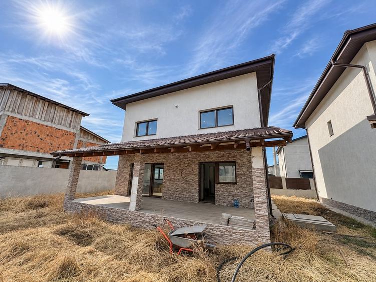 Casă individuală cu 5 camere cu Teren 323 Mp în Berceni