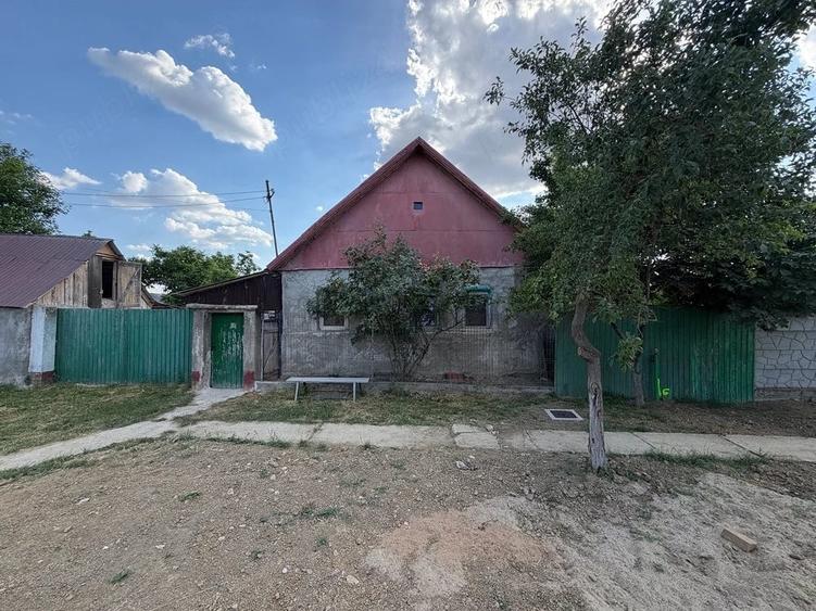 Casă cu Teren 6516 Mp în Boiu