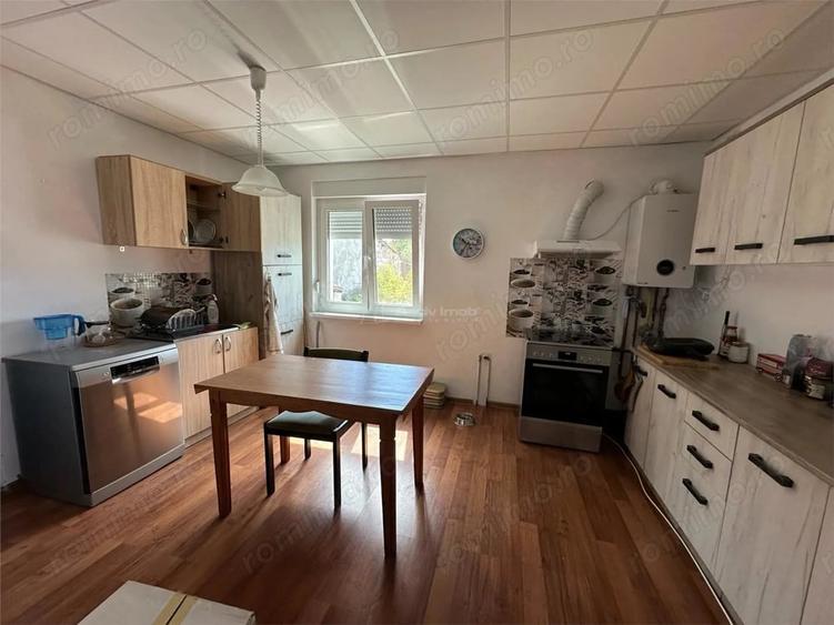 Casă cu Teren 1438 Mp în Central