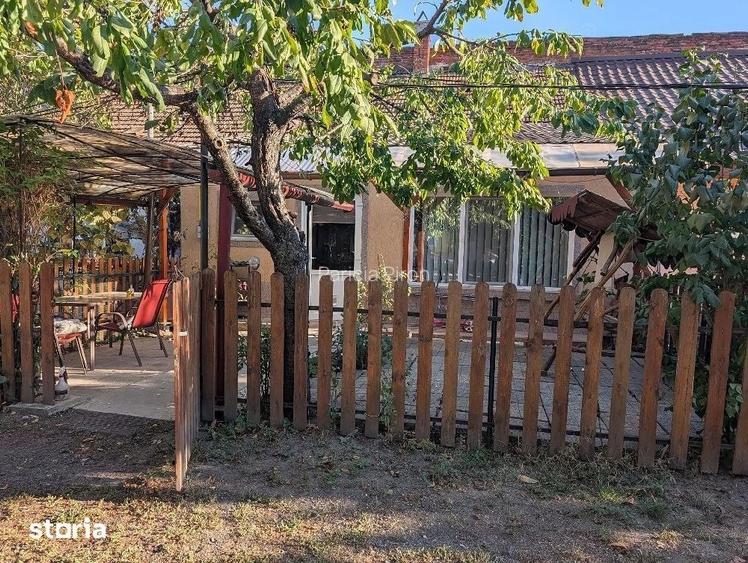 Pia?a Iosefin.Casa 3 camere de inchiriat