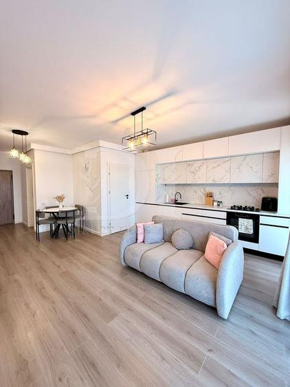 Apartament cu 2 camere semidecomandat, mobilat în Florești