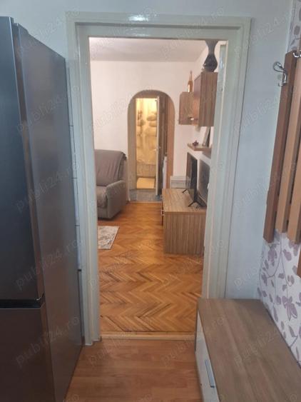 Apartament cu 3 camere semidecomandat în Central