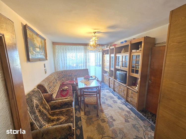 Apartament cu 2 camere semidecomandat în Florilor