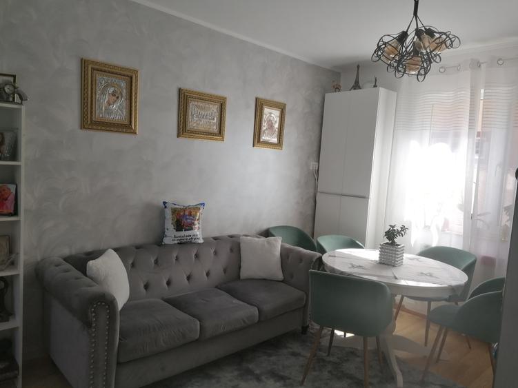 Casă individuală cu 4 camere cu Canalizare în Lumina
