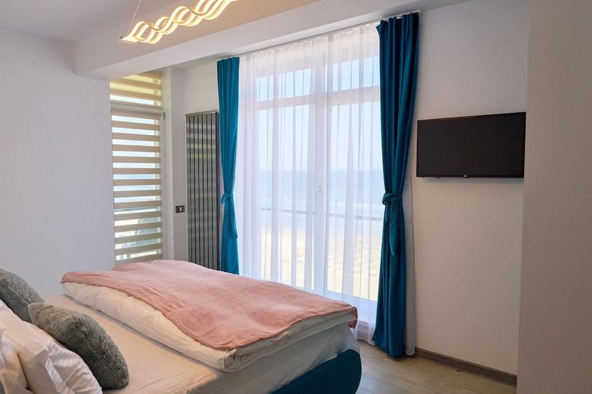 Apartament cu 3 camere decomandat în Mamaia-Sat