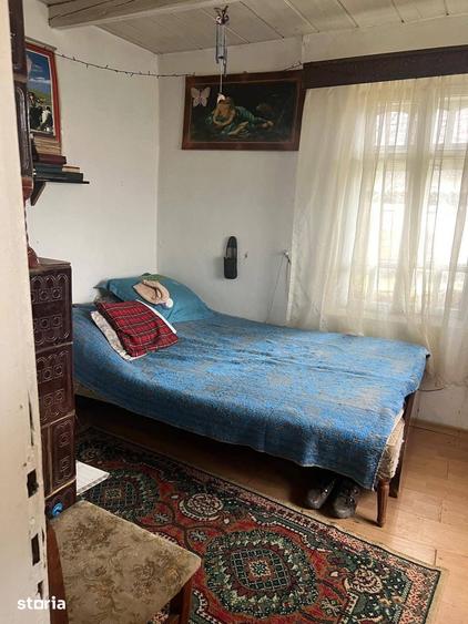 Casă cu 3 camere cu Teren 5000 Mp în Central