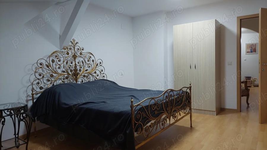 Apartament cu 3 camere semidecomandat în Central