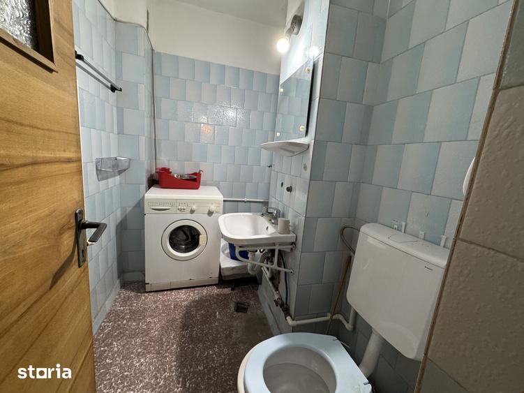 Apartament cu 5 camere decomandat în Nicolae Titulescu