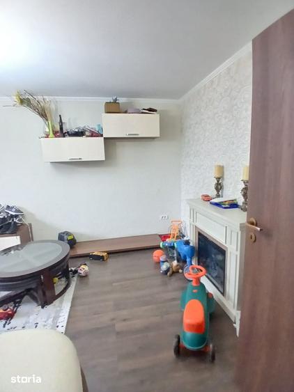 Apartament cu 3 camere decomandat în Rahova