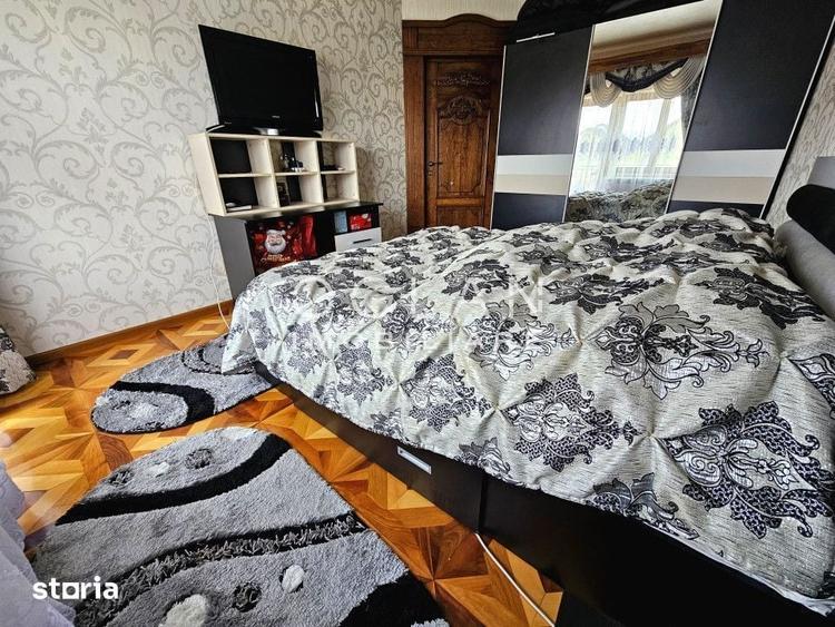 Casă cu 5 camere cu Teren 220 Mp în Valea Aurie