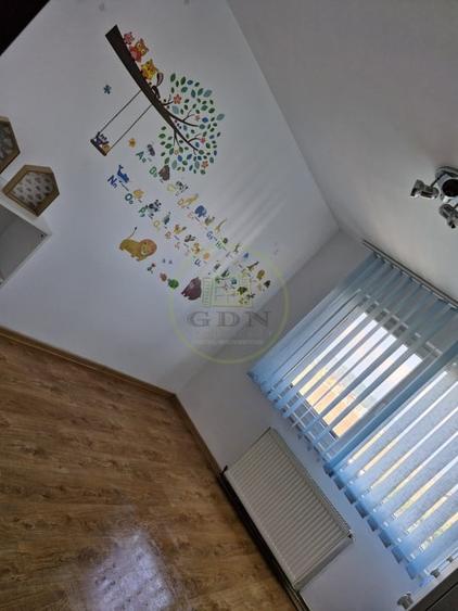 Apartament cu 3 camere decomandat, mobilat în Vasile Aaron