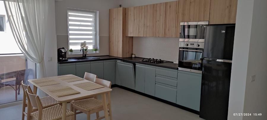 Apartament cu 4 camere decomandat în Bună Ziua