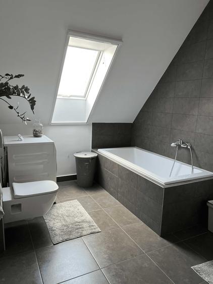 Apartament cu 3 camere decomandat în Baciu