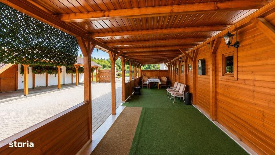 Casă cu 4 camere în Purcăreni