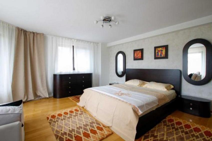 Casă cu 5 camere cu Teren 950 Mp în Snagov