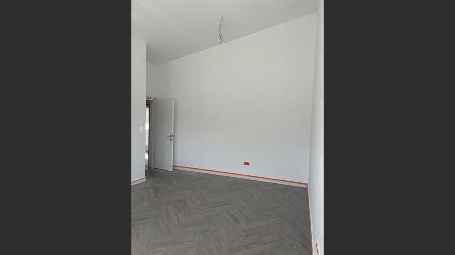 Apartament cu 3 camere decomandat în Bartolomeu