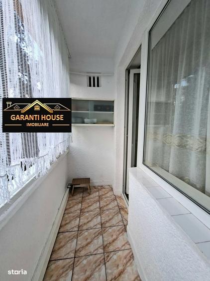 Apartament cu 3 camere semidecomandat în Central