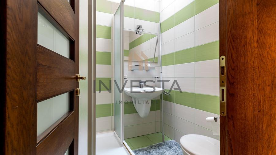 Casă individuală cu 6 camere cu Canalizare în Central