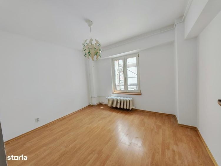 Apartament cu 3 camere decomandat în Muncii