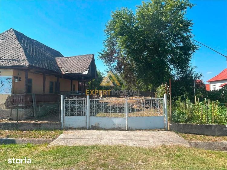 Casă cu 2 camere cu Teren 550 Mp în Groși