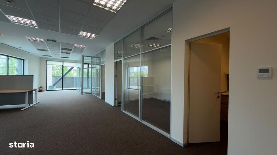 Spațiu comercial, de 228 mp, în Universitate