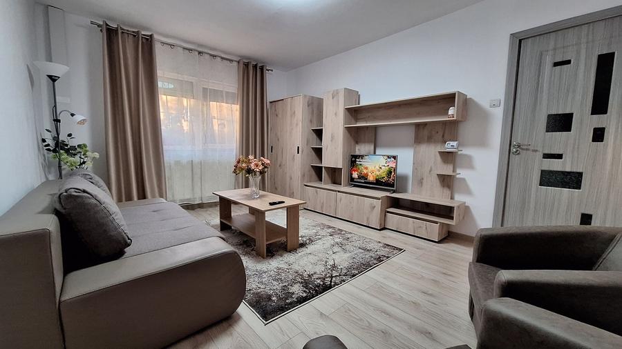 Apartament cu 2 camere semidecomandat în Inel I