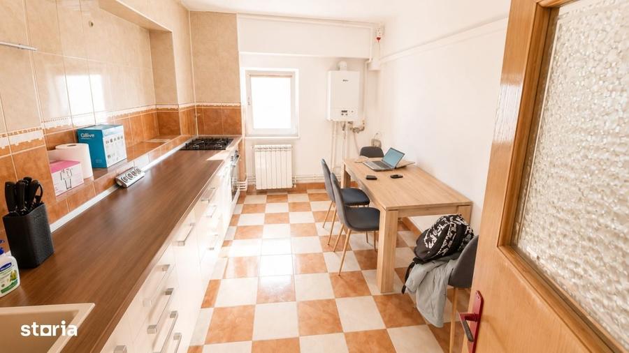 Apartament cu 3 camere decomandat în Brătianu