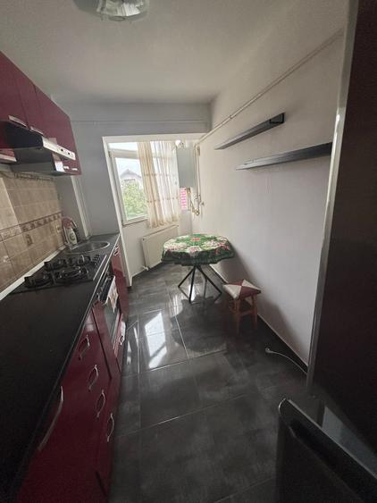Apartament cu 2 camere semidecomandat în Valea Adâncă