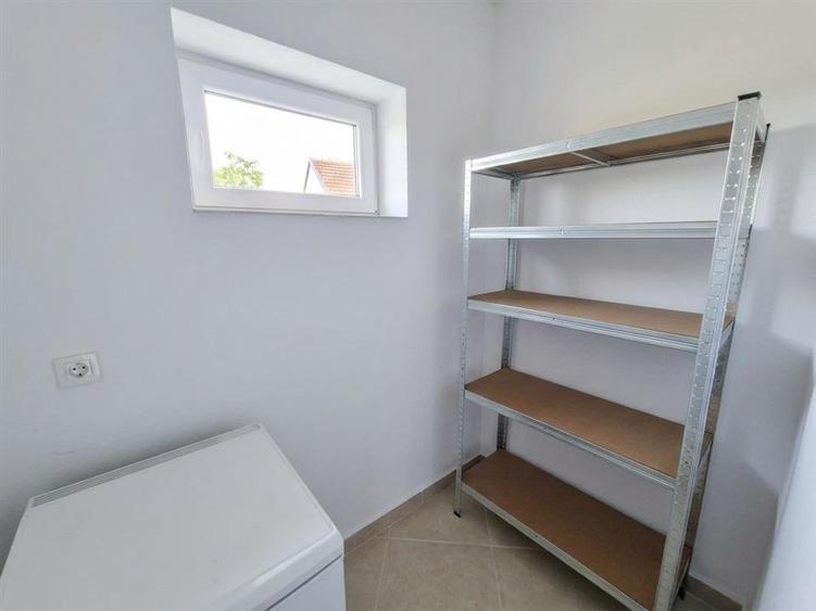 Casă cu 4 camere cu Teren 2700 Mp în Girișu de Criș