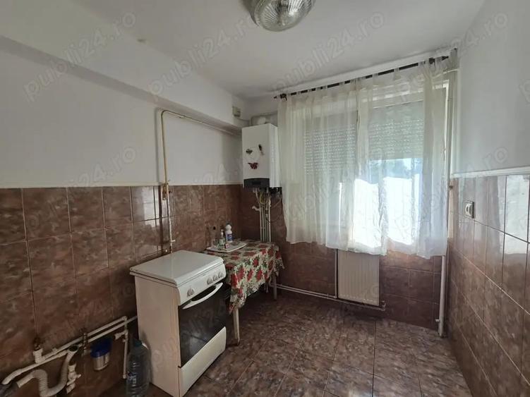Apartament cu 2 camere semidecomandat în Independenței