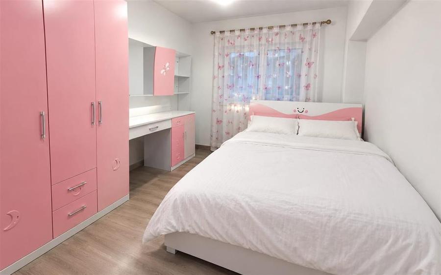 Apartament cu 3 camere semidecomandat, mobilat în Șelimbăr