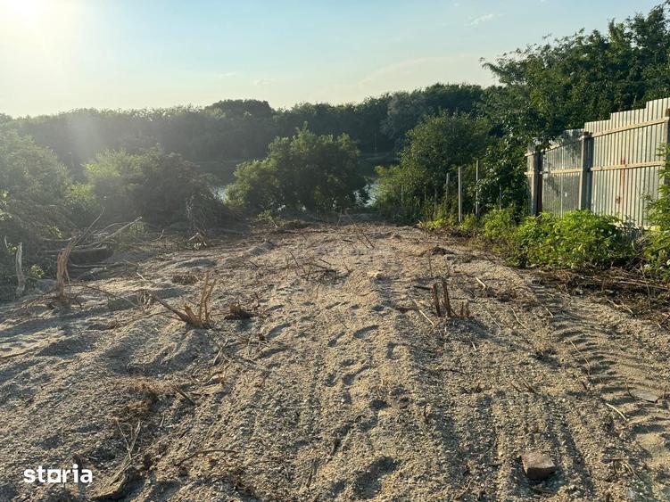 Teren de 1800 mp, în Găneasa