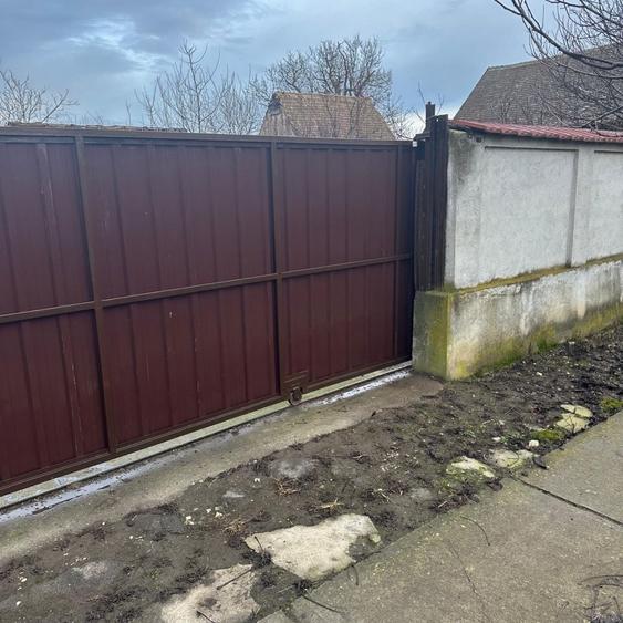 Casă cu 4 camere în Gurba