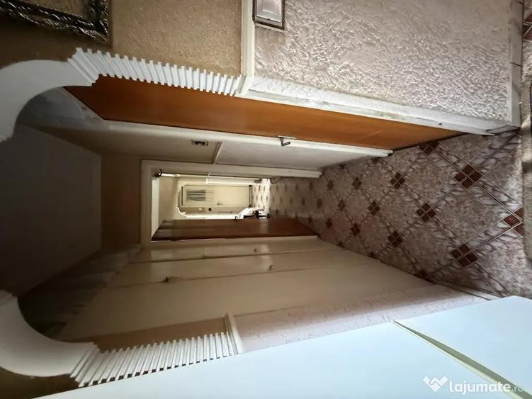 Apartament cu 3 camere decomandat în Găvana