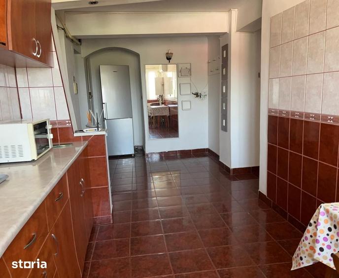 Apartament cu 3 camere decomandat în Nicolae Titulescu