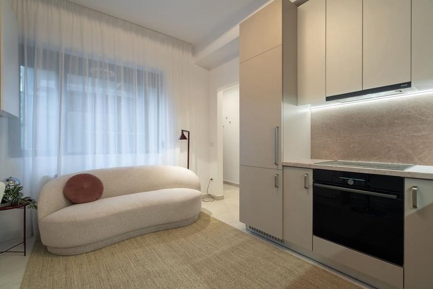 Apartament cu 2 camere, mobilat în Calea Victoriei