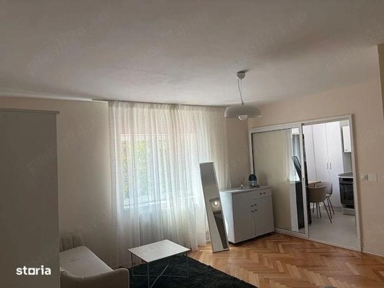 Apartament decomandat în Băneasa